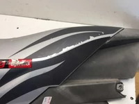 Aprilia Sr 50 factory használt ülésalatti idom jobb (Karcos, 1db rögzítő fül javított)