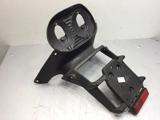 Farokidom, Rendszámtartó