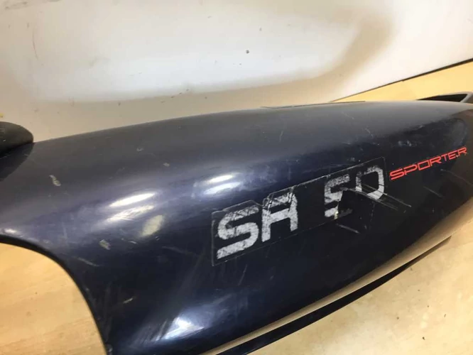 Aprilia Sr 50 Használt Ülésalatti idom (Karcok vannak rajta.)  Sötétkék ( Kör Sr )