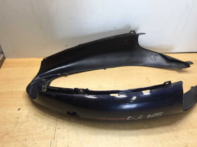 Aprilia Sr 50 Használt Ülésalatti idom (Karcok vannak rajta.)  Sötétkék ( Kör Sr )