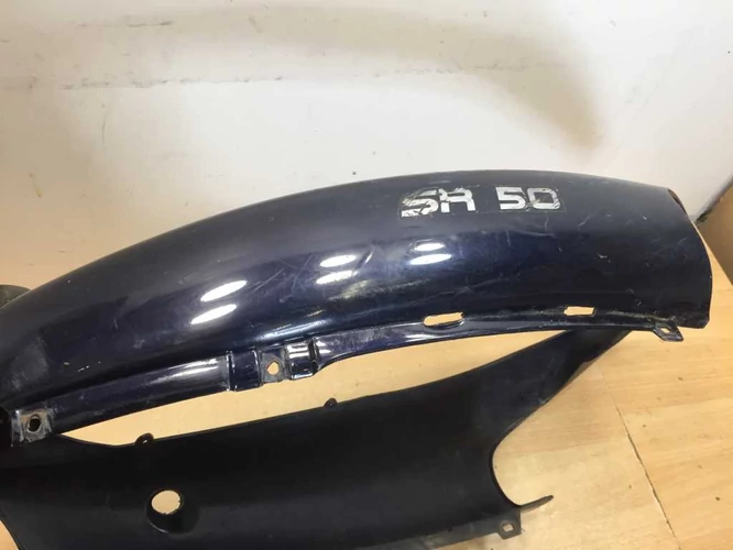 Aprilia Sr 50 Használt Ülésalatti idom (Karcok vannak rajta.)  Sötétkék ( Kör Sr )