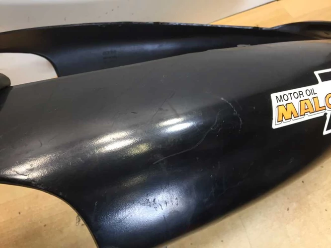 Aprilia Sr 50 Használt Ülésalatti idom (Karcok vannak rajta.)  Fekete ( Kör Sr )