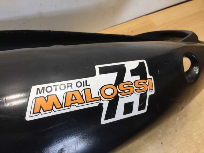 Aprilia Sr 50 Használt Ülésalatti idom (Karcok vannak rajta.)  Fekete ( Kör Sr )