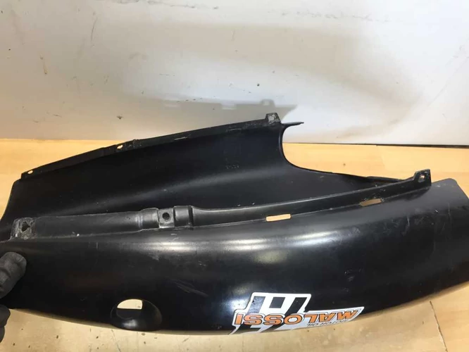 Aprilia Sr 50 Használt Ülésalatti idom (Karcok vannak rajta.)  Fekete ( Kör Sr )