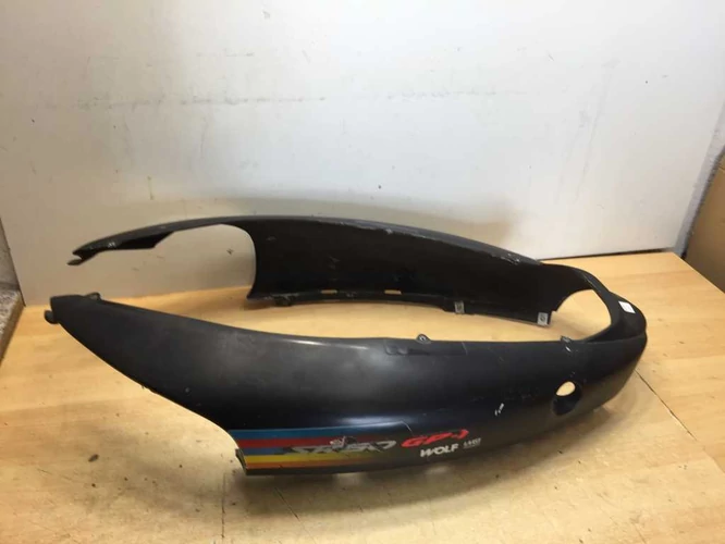 Aprilia Sr 50 Használt Ülésalatti idom (Karcok vannak rajta.)  Fekete ( Kör Sr )