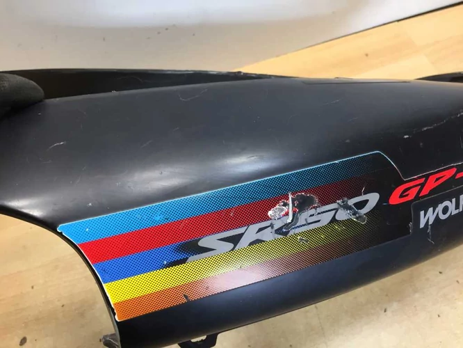 Aprilia Sr 50 Használt Ülésalatti idom (Karcok vannak rajta.)  Fekete ( Kör Sr )