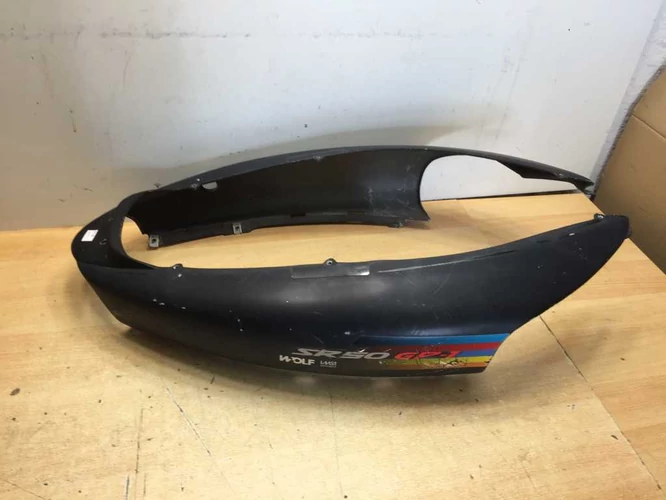 Aprilia Sr 50 Használt Ülésalatti idom (Karcok vannak rajta.)  Fekete ( Kör Sr )