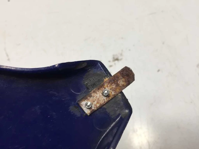 Aprilia Sr 50 Használt Első Idom Betét (Kör sr) Minarelli, Sr 125/150 ( Javított )