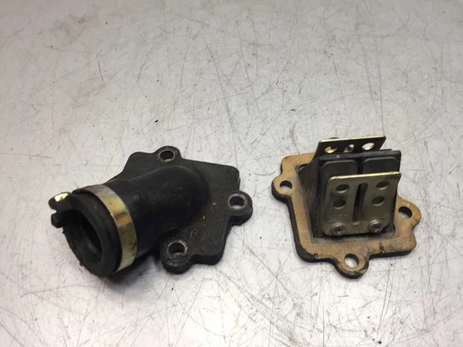 Aprilia Sr 50 Használt Szívócsonk, Szívónyak, Szívótorok + Membrán (Minarelli), (Kör Sr)