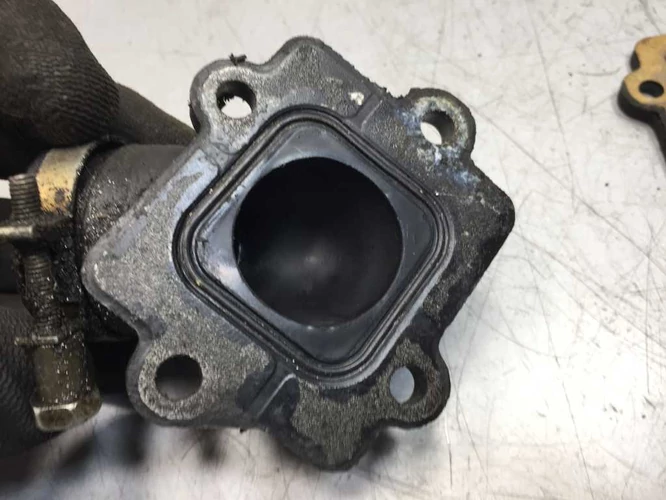 Aprilia Sr 50 Használt Szívócsonk, Szívónyak, Szívótorok + Membrán (Minarelli), (Kör Sr)