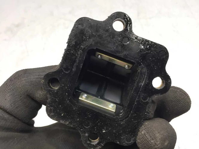 Aprilia Sr 50 Használt Szívócsonk, Szívónyak, Szívótorok + Membrán (Minarelli), (Kör Sr)