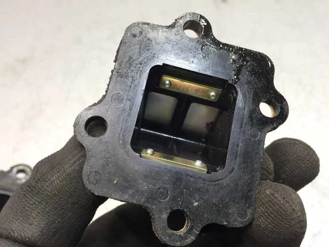 Aprilia Sr 50 Használt Szívócsonk, Szívónyak, Szívótorok + Membrán (Minarelli), (Kör Sr)