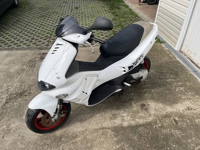 Gilera Runner 50 Használt Tuning Idomszett 12 db Burkolatot Tartalmaz ( 2005 ig )