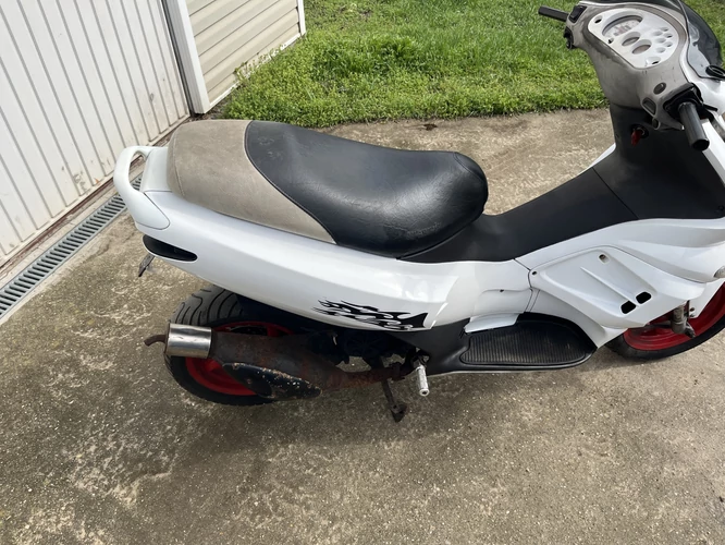 Gilera Runner 50 Használt Tuning Idomszett 12 db Burkolatot Tartalmaz ( 2005 ig )