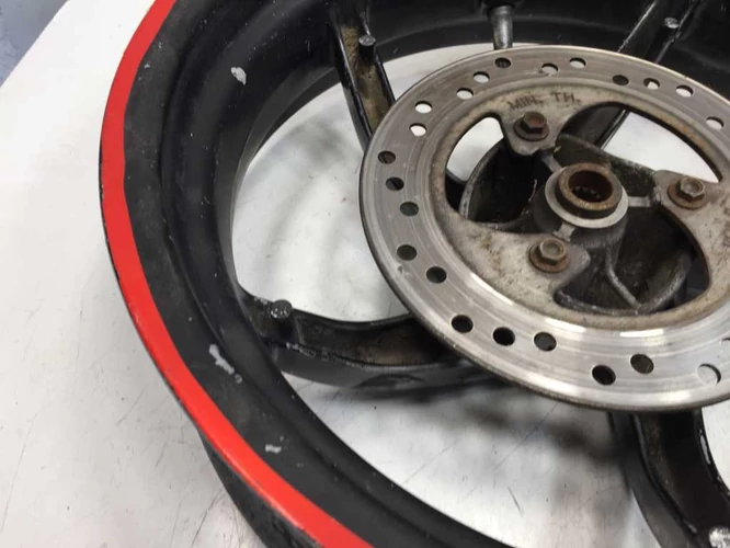 Aprilia Sr 50 Használt Hátsófelni ( MINARELLI ) Tárcsafékes (festése csúnya. ) KÖR SR