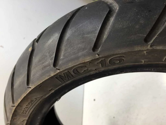 Használt gumi (130/60-13), Sava, Dot 2715, Profilmélységé: 3mm