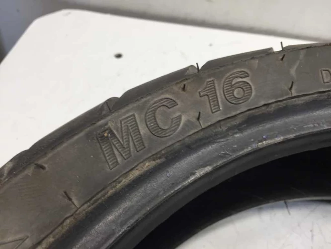 Használt gumi (130/60-13), Sava, Dot 2715, Profilmélységé: 3mm