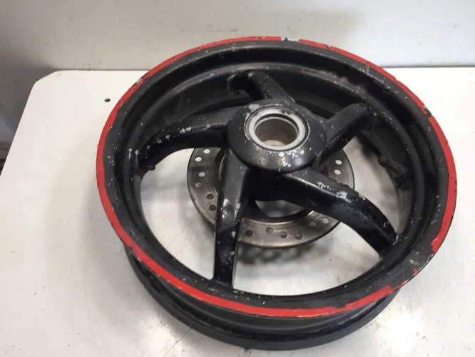 Aprilia Sr 50 Használt Hátsófelni ( MINARELLI ) Tárcsafékes (festése csúnya. ) KÖR SR