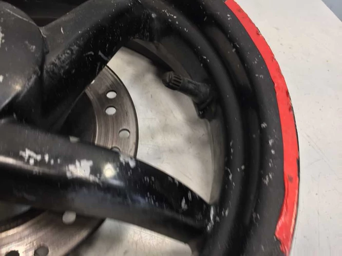 Aprilia Sr 50 Használt Hátsófelni ( MINARELLI ) Tárcsafékes (festése csúnya. ) KÖR SR