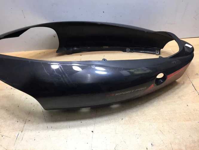 Aprilia Sr 50 Használt Ülésalatti Idom (Karcos, csúszott) Kör Sr (Fekete)