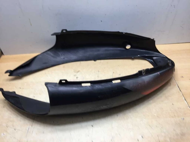 Aprilia Sr 50 Használt Ülésalatti Idom (Karcos, csúszott) Kör Sr (Fekete)