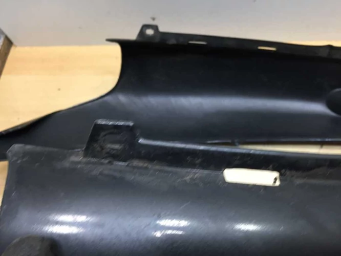 Aprilia Sr 50 Használt Ülésalatti Idom (Karcos, csúszott) Kör Sr (Fekete)