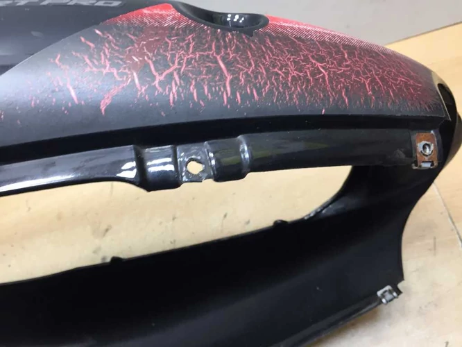 Aprilia Sr 50 Használt Ülésalatti Idom (Karcos, csúszott) Kör Sr (Fekete)