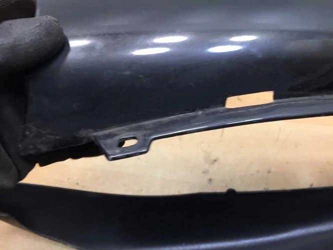 Aprilia Sr 50 Használt Ülésalatti Idom (Karcos, csúszott) Kör Sr (Fekete)