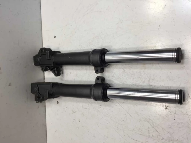 Aprilia Sr 50 Használt Első Teleszkóp Pár Felújított 