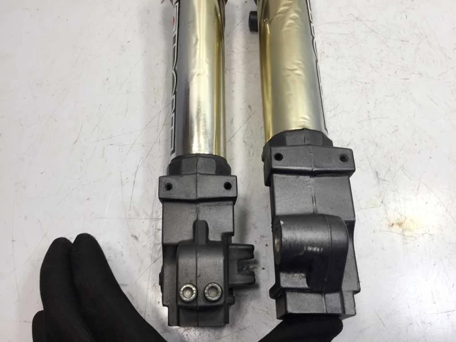 Aprilia Sr 50 Factory Használt Első Teleszkóp Pár Felújított  