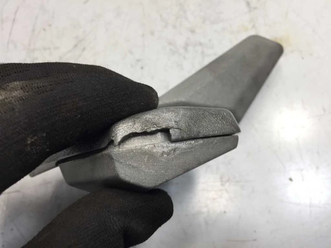 Aprilia Sr 50 Factory Használt Bal Hátsó Lábtartó taposó (sérült )