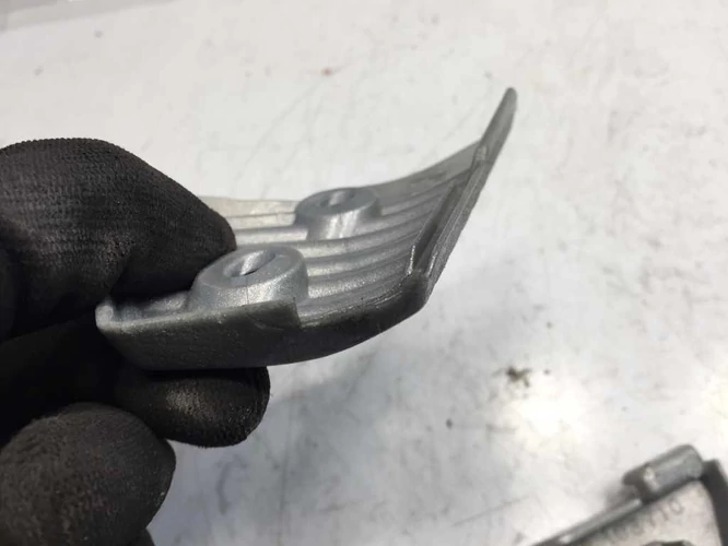 Aprilia Sr 50 Factory Használt Bal Hátsó Lábtartó taposó (sérült )