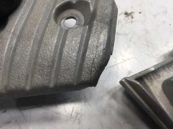 Aprilia Sr 50 Factory Használt Bal Hátsó Lábtartó taposó (sérült )