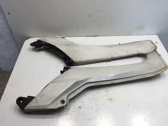 Aprilia Sr 50 Factory Használt Lábidom Pár ( Nap Égett !!! )