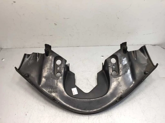 Aprilia Sr 50 Használt Fejidom Alsó (kb. 5 cm törés van rajta. ) 
