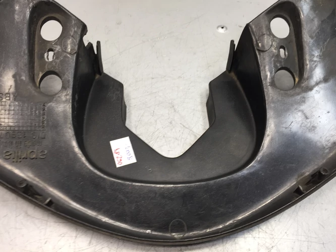 Aprilia Sr 50 Használt Fejidom Alsó (kb. 5 cm törés van rajta. ) 