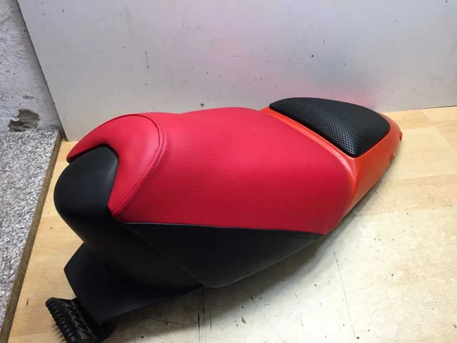 Aprilia Sr 50 Használt Ülés  ( Kör Sr )