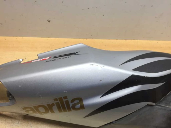 Aprilia Sr 50 Factory Használt ülés alatti idom jobb (Karcos)