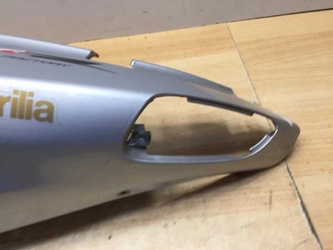 Aprilia Sr 50 Factory Használt Bal Ülésalatti idom ( Karcos )