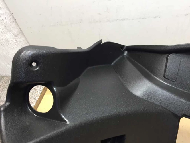 Aprilia Sr 50 Factory Használt Térdidom (Javított jobb oldalt alul )