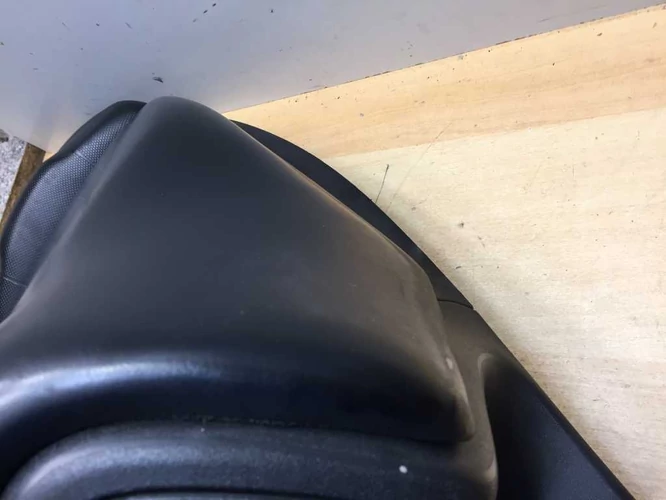 Aprilia Sr 50 Factory Használt Ülés (A púp sarkán kis sérülés )