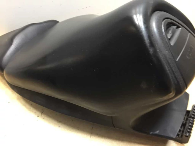 Aprilia Sr 50 Factory Használt Ülés (A púp sarkán kis sérülés )