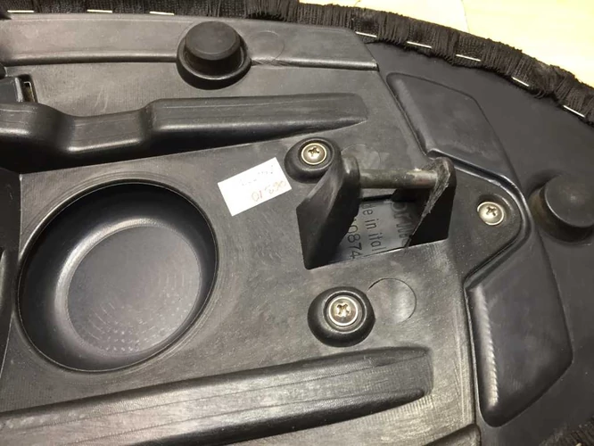 Aprilia Sr 50 Factory Használt Ülés (A púp sarkán kis sérülés )