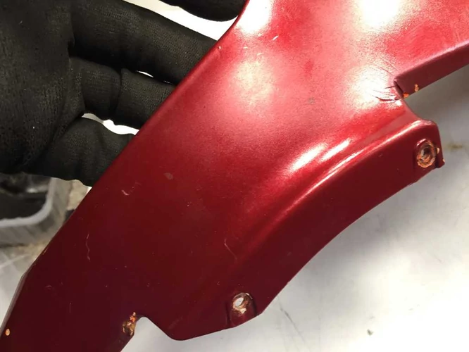Aprilia Sr 50 Factory Használt Bal Ülésalatti idom (Karcok Vannak Rajta, Házilag Festve) Bordó