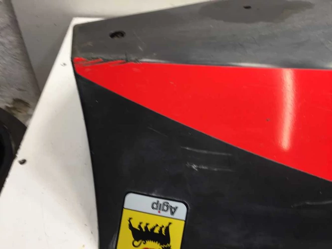 Aprilia Sr 50 Factory Használt Hasidom (karcok vannak rajta)