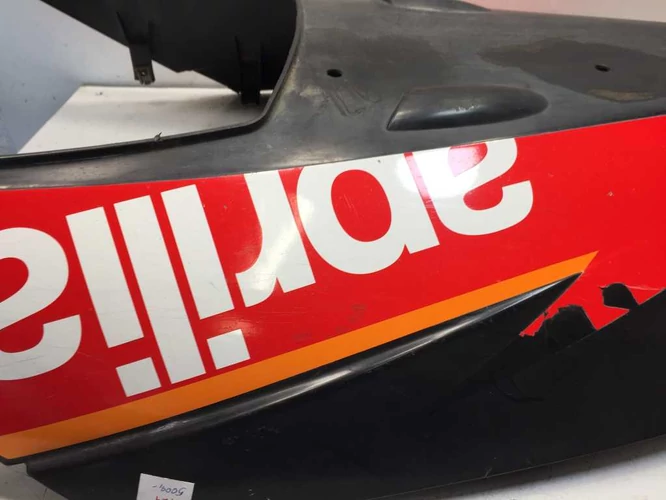 Aprilia Sr 50 Factory Használt Hasidom (karcok vannak rajta)