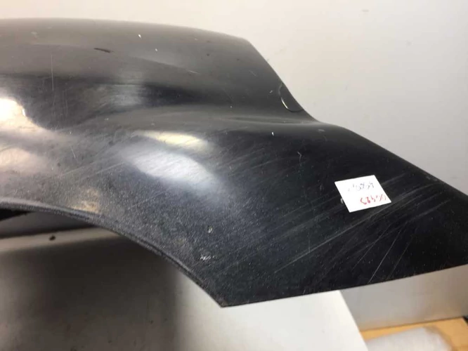 Aprilia Sr 50 Használt Hasidom ( Minarelli ) , (Karcos, Sérült, Házilag Festett  ) Fekete