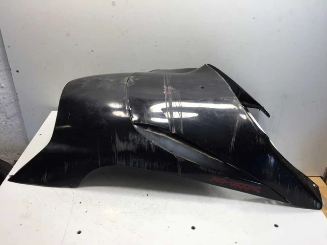 Aprilia Sr 50 Használt Hasidom ( Minarelli ) , (Karcos, Sérült, Házilag Festett  ) Fekete