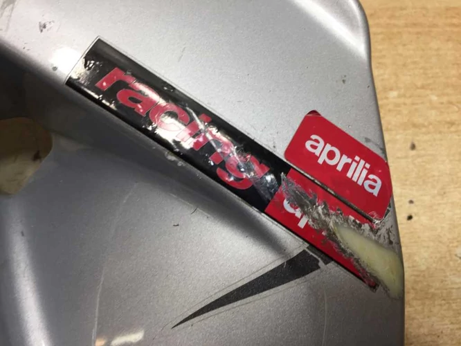 Aprilia Sr 50 Factory Használt Bal Orridom (Csúszott, karcos, 2db fül javított, kb. 2cm törés van rajta.)