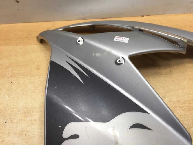 Aprilia Sr 50 Factory Használt Bal Orridom (Csúszott, karcos, 2db fül javított, kb. 2cm törés van rajta.)